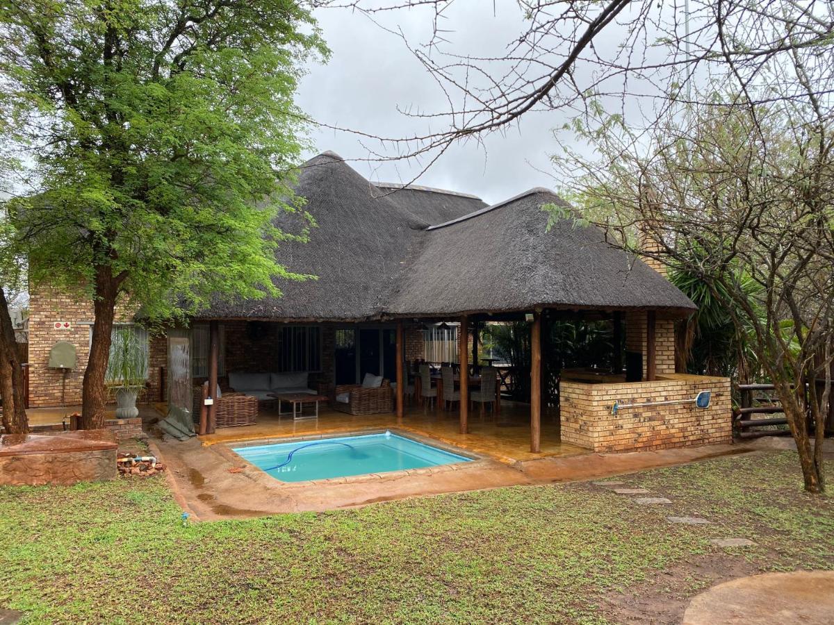 Genet House Holiday Home Marloth Park Ngoại thất bức ảnh