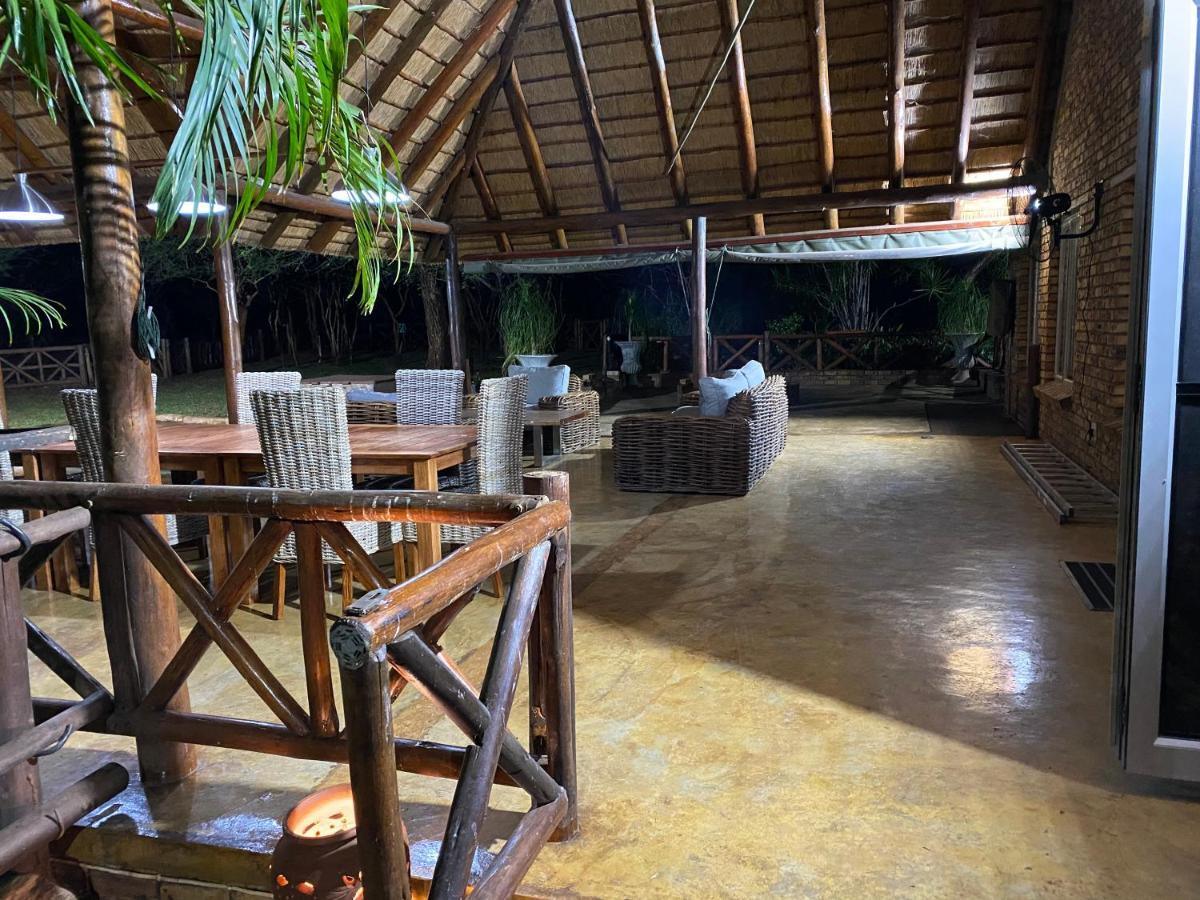 Genet House Holiday Home Marloth Park Ngoại thất bức ảnh