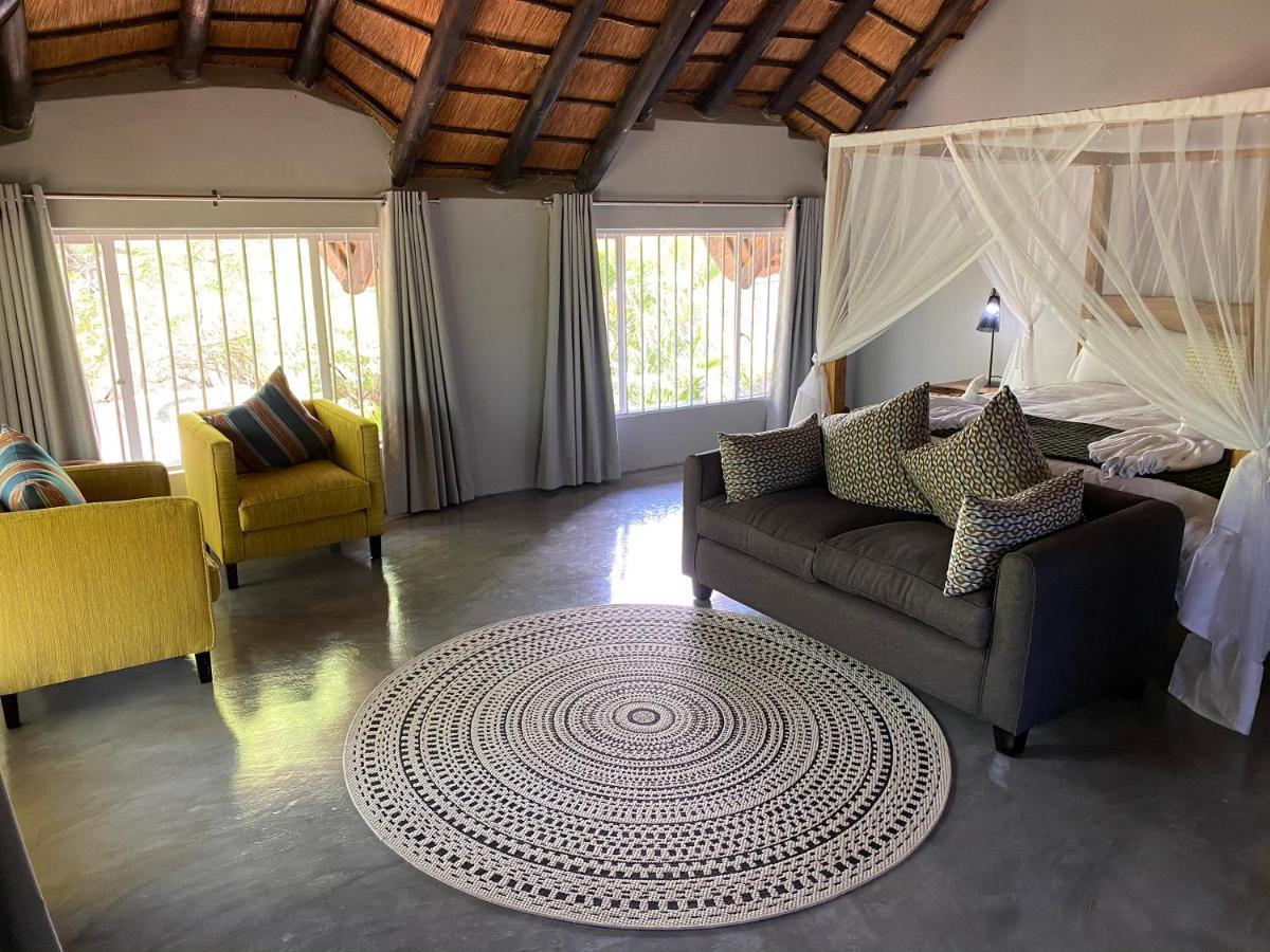 Genet House Holiday Home Marloth Park Ngoại thất bức ảnh